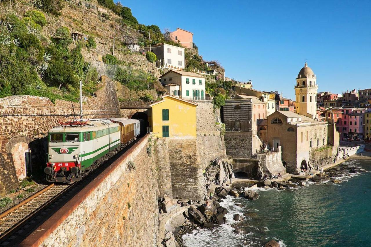 Joivy Light Flat With Great View, Cinque Terre Lägenhet Vernazza Exteriör bild